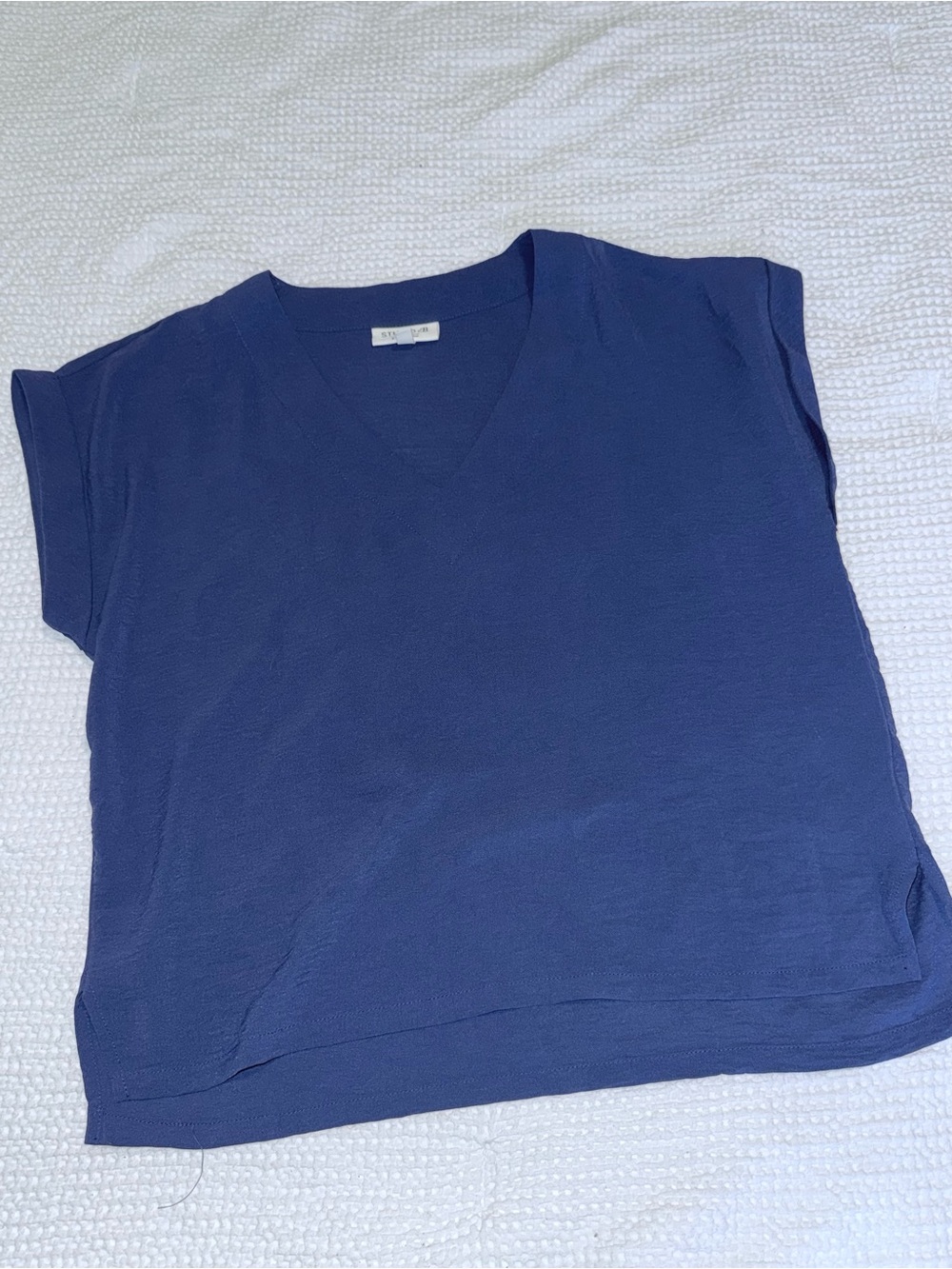 bobeau Navy V-Neck Cap Sleeve Top